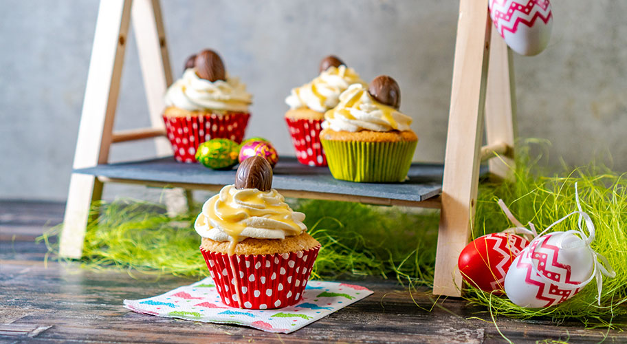 Beschwipste Eierlikör-Cupcakes - so einfach kann Backen für Ostern sein!